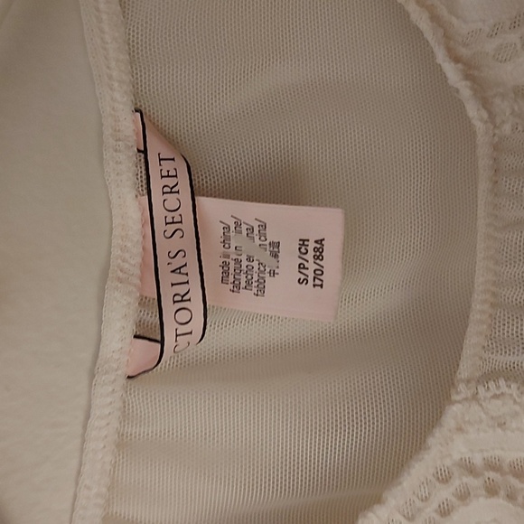 Victorias Secret Lace Teddy/ Bodysuit/ Sz S/ White/ Floral/ Sheer/ Sexy/ NWOT - Picture 2 of 6